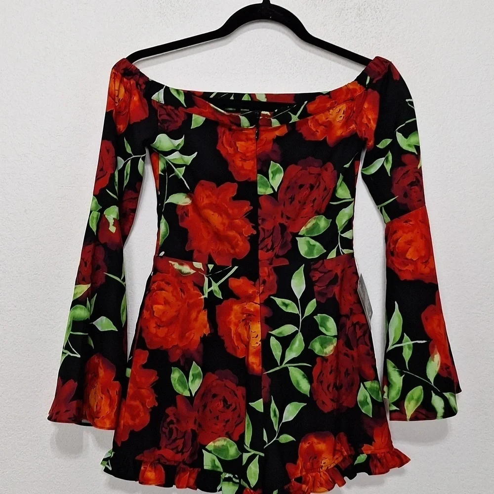 Bebe NEW Red Black Romantic Bohemian Off Shoulder Floral Print Romper Size 0
